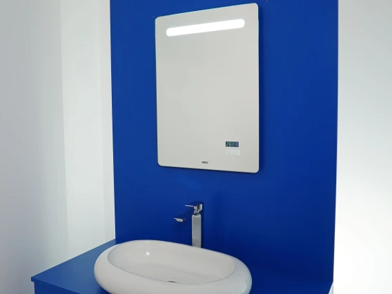 Oglindă baie cu iluminare, afisaj și sistem dezaburire 70x50cm Meco WLM50