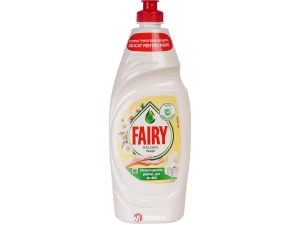 Detergent lichid de vase Fairy 750 ml (Musetel)