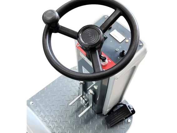 Masina spalat aspirat pardoseli cu om la bord Meco MC600